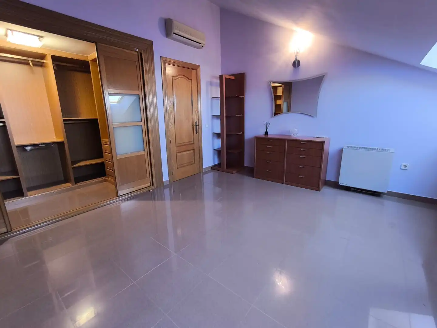 Habitación de Dúplex en venta en Sevilla la Nueva con Aire acondicionado, Calefacción y Terraza