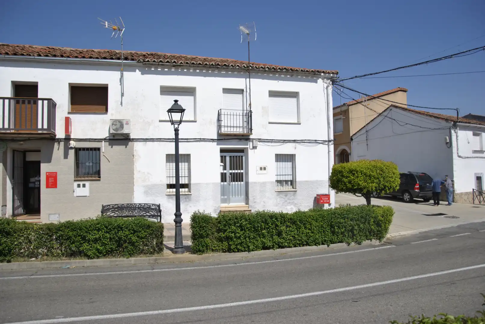 Vista exterior de Casa adosada en venda en Tejeda de Tiétar amb Calefacció, Moblat i Balcó