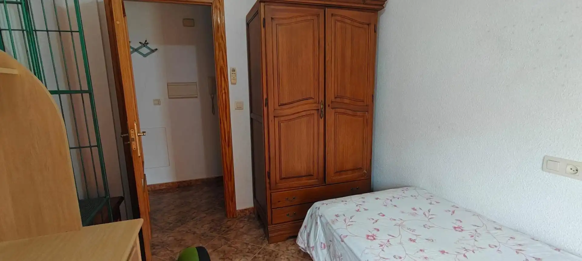 Schlafzimmer von Wohnung zur Miete in Granada mit Klimaanlage, Terrasse und Möbliert