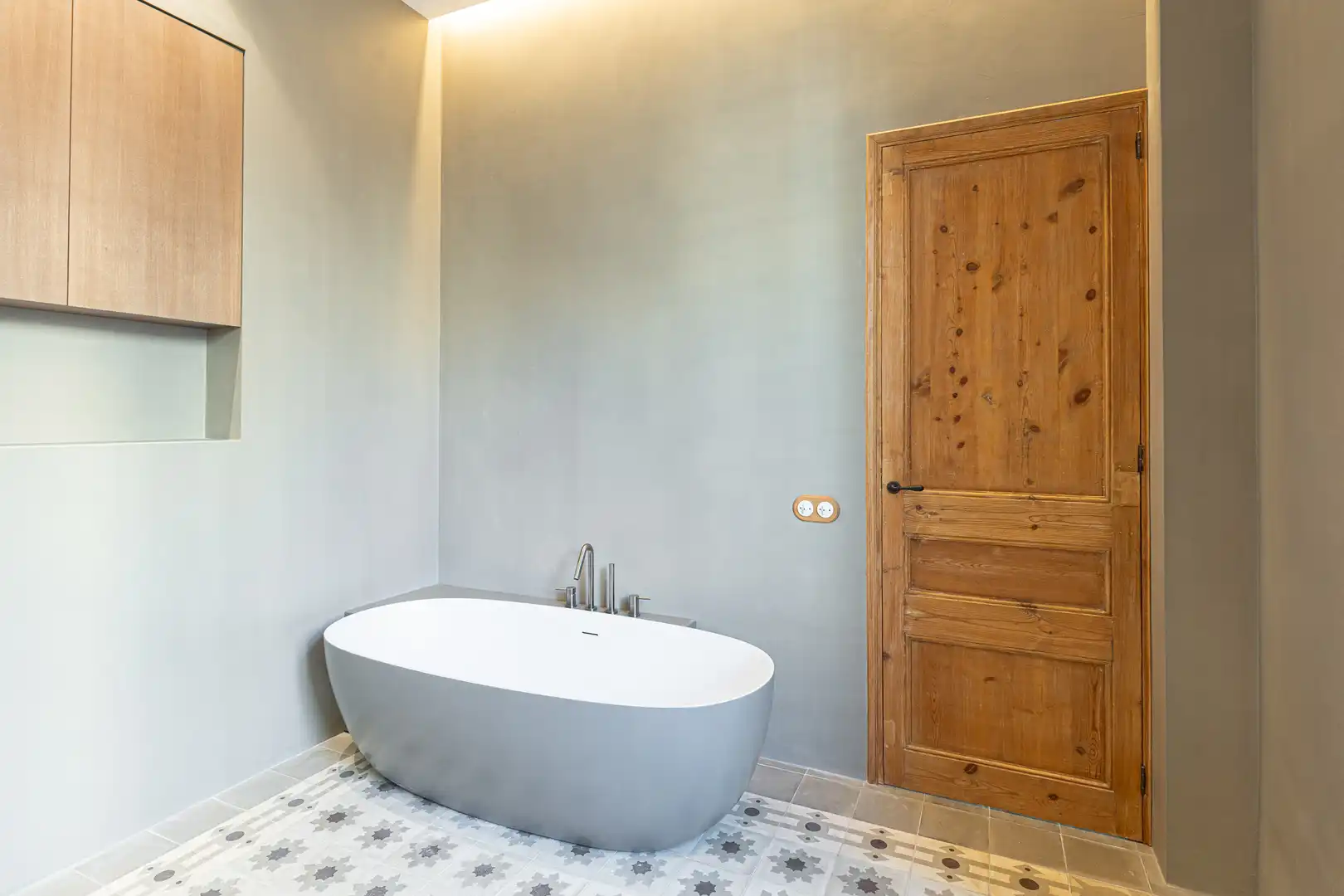 Badezimmer von Wohnung zum Verkauf in Barcelona mit Klimaanlage, Heizung und Balkon