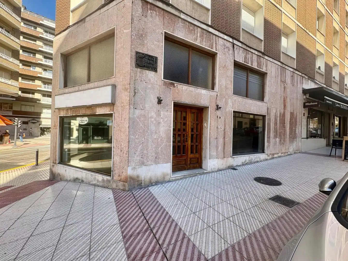 Vista exterior de Local de alquiler en Oviedo 