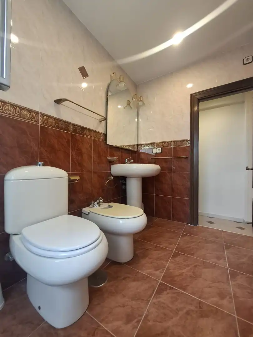 Bathroom of Flat for rent in Gijón   with Heating