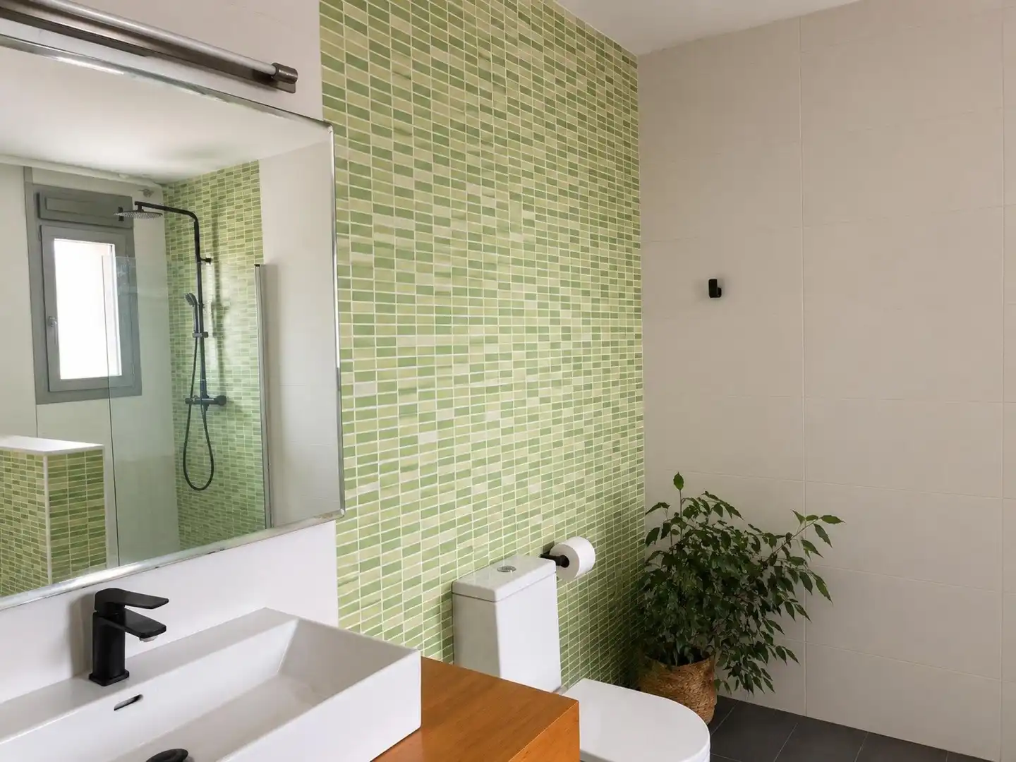 Bany de Casa o xalet en venda en Almansa amb Calefacció, Terrassa i Piscina