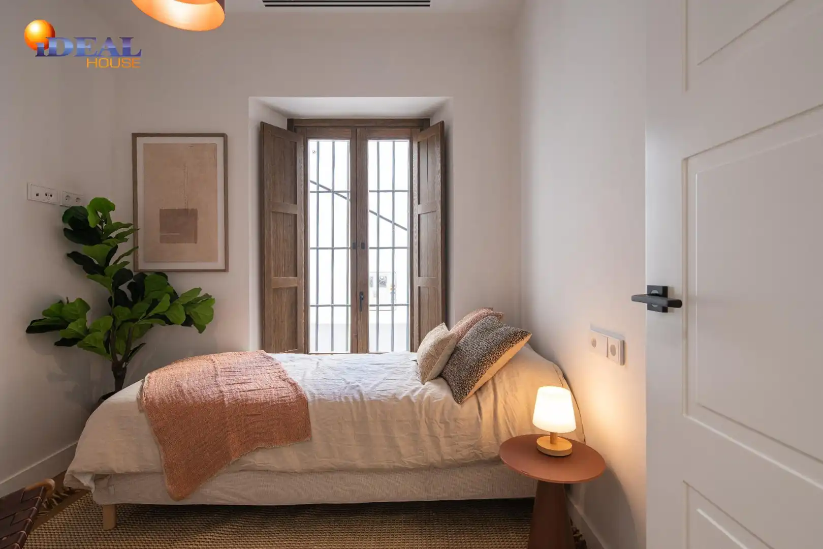 Bedroom of Flat for sale in Granada  with Air Conditioner