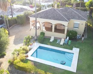 Swimming pool of House or chalet for sale in Estepona  with Air Conditioner, Terrace and Swimming Pool