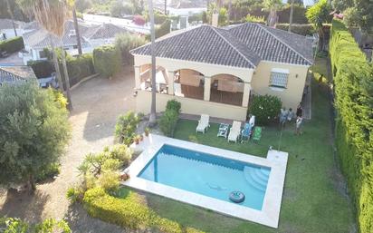 Swimming pool of House or chalet for sale in Estepona  with Air Conditioner, Heating and Private garden