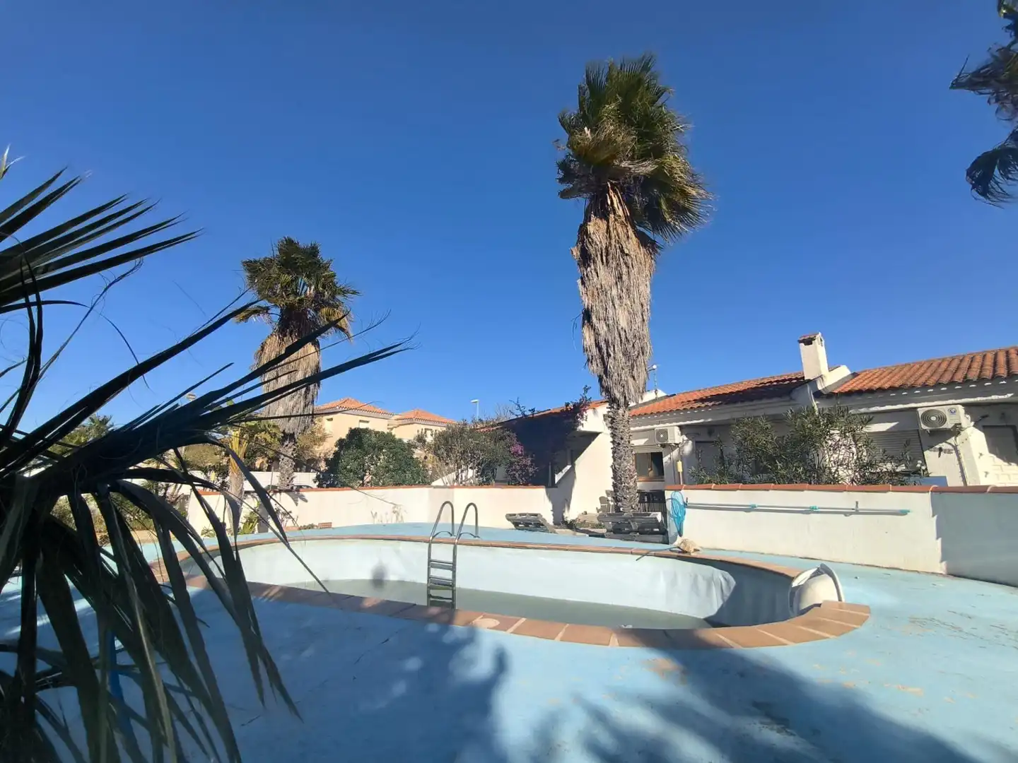 Schwimmbecken von Residential zum Verkauf in Deltebre
