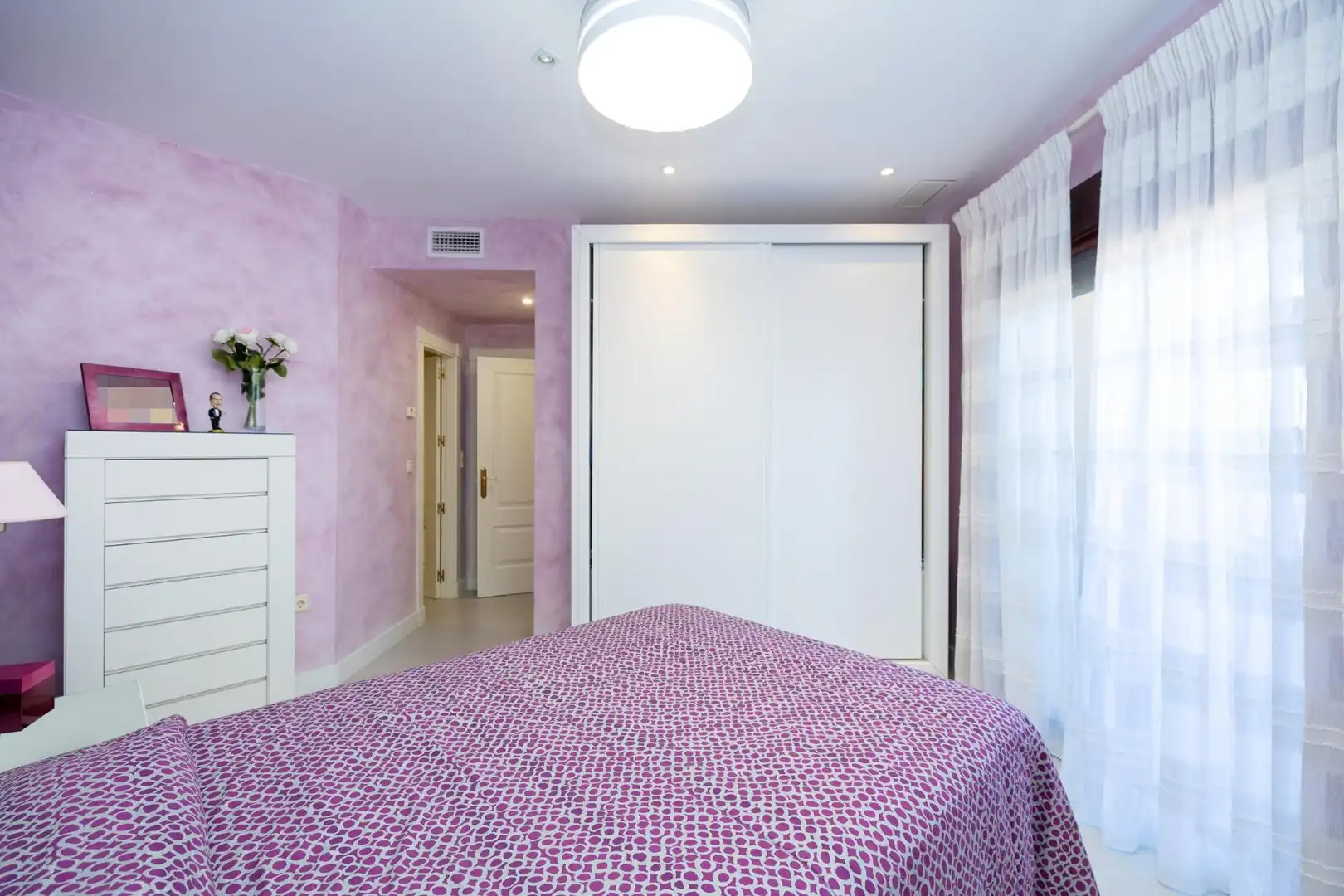 Schlafzimmer von Dachboden zum Verkauf in Motril mit Klimaanlage, Terrasse und Abstellraum