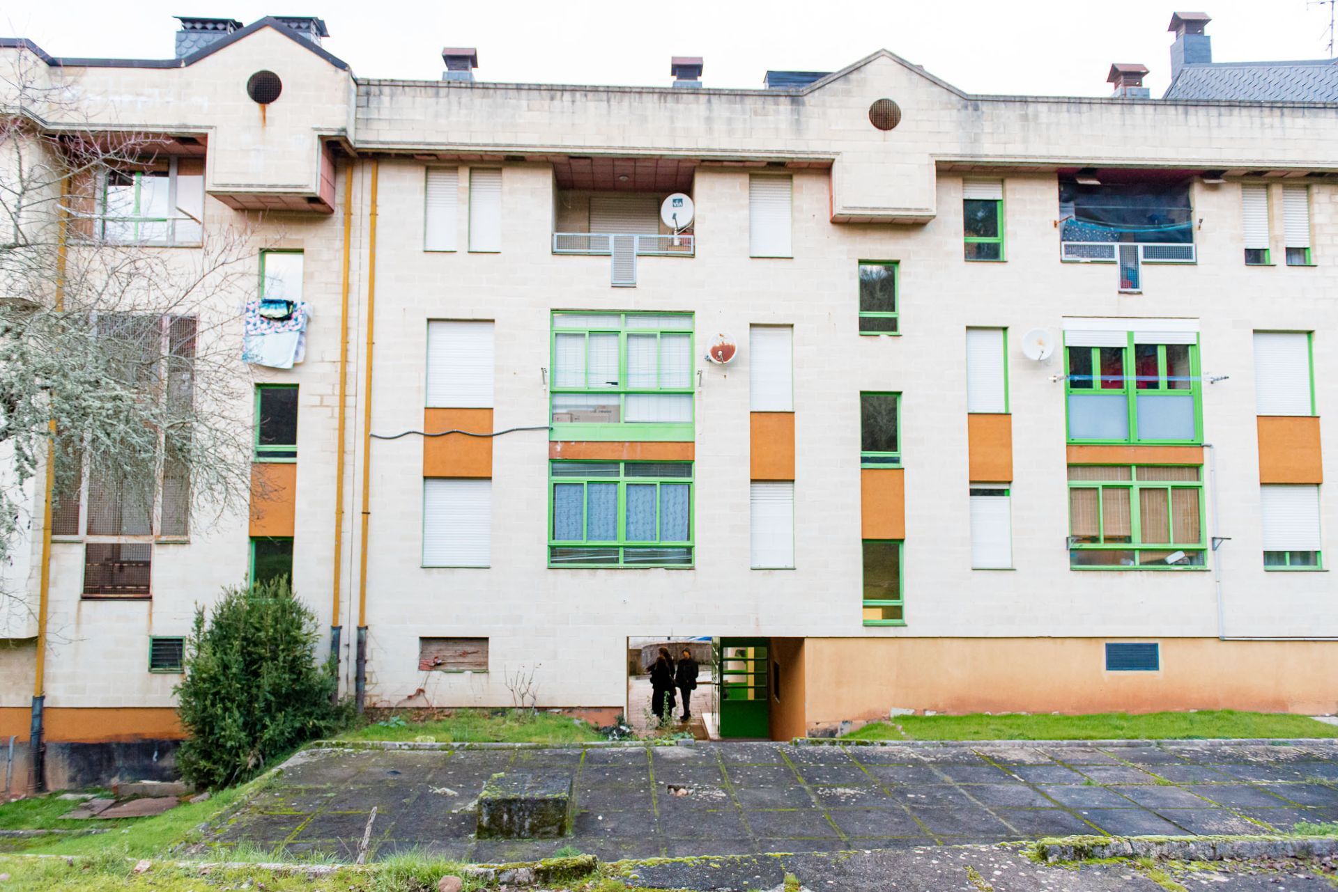 Exterior view of Flat for sale in Vega de Espinareda  with Heating, Terrace and Storage room