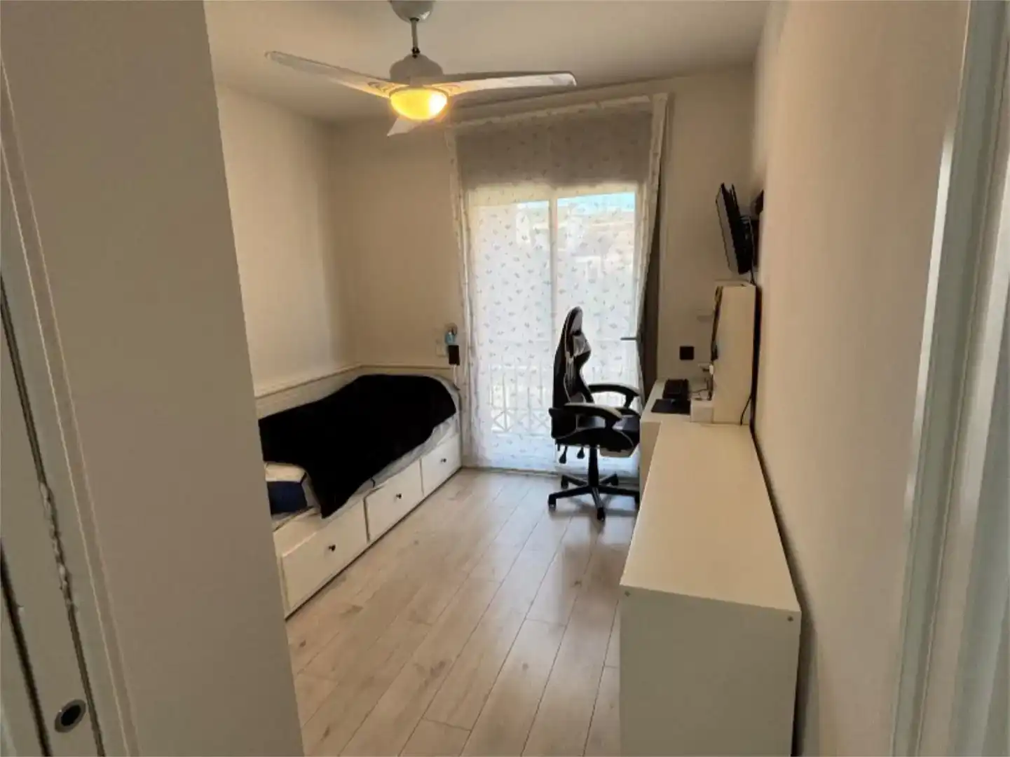 Habitación de Casa adosada en venta en Rubí con Aire acondicionado y Balcón