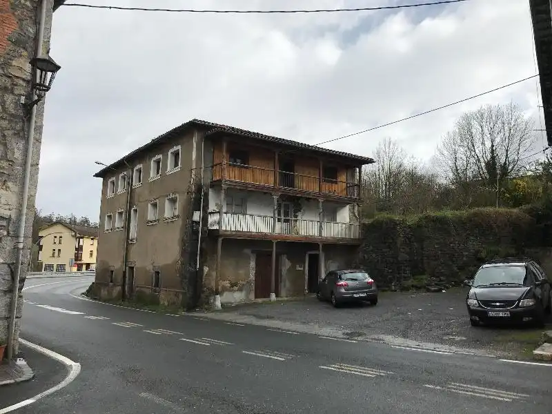 Vista exterior de Piso en venta en Ramales de la Victoria