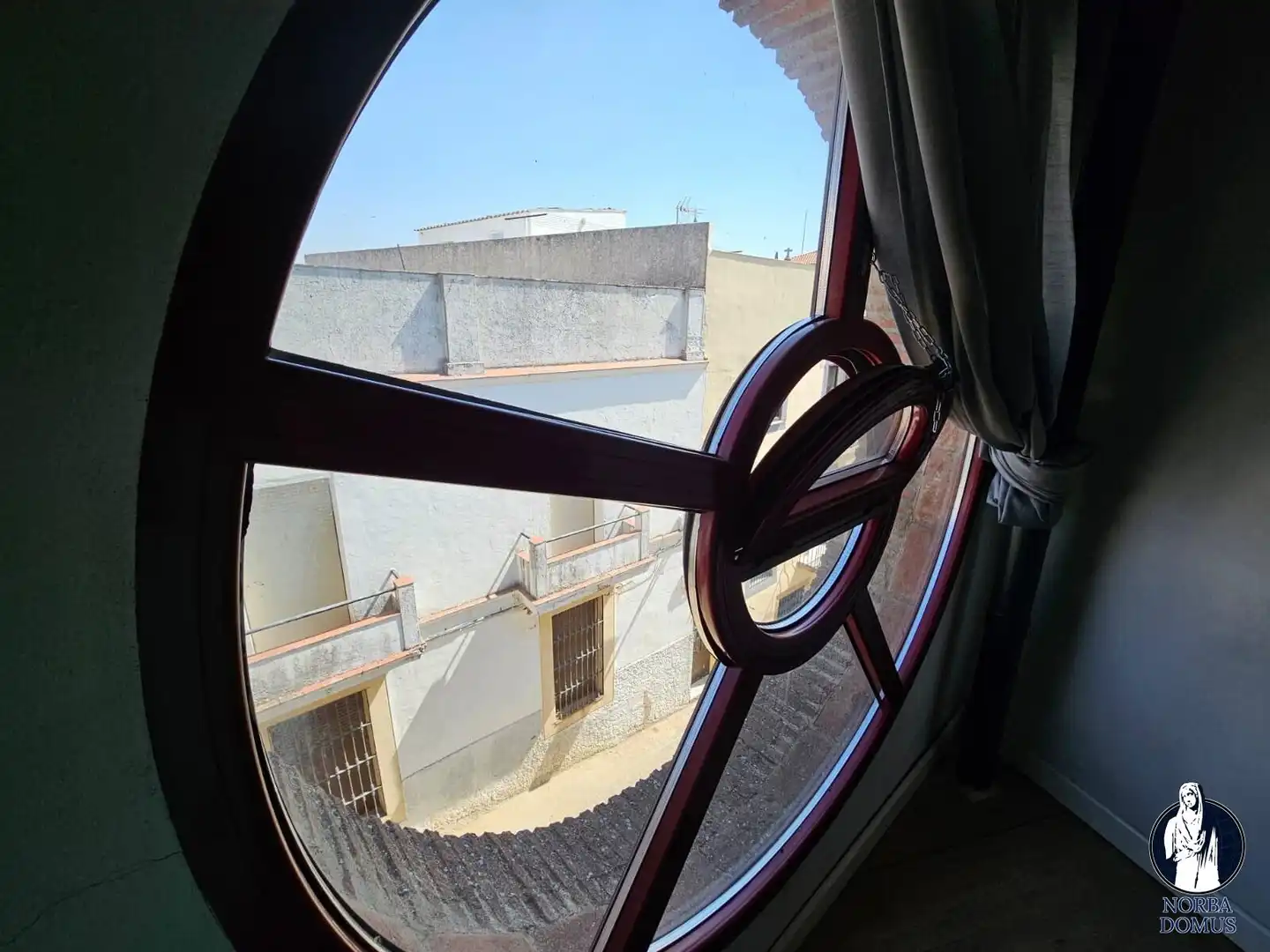 Vista exterior de Finca rústica en venda en Montánchez amb Aire condicionat, Terrassa i Traster