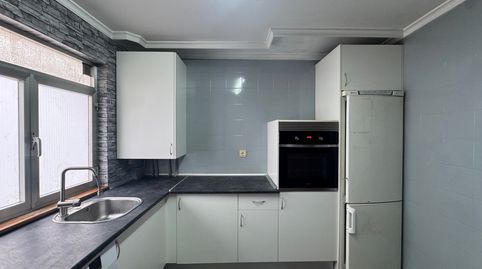 Foto 2 de Piso en venta en Calle José Hierro, 8, Cuatro Caminos, Santander