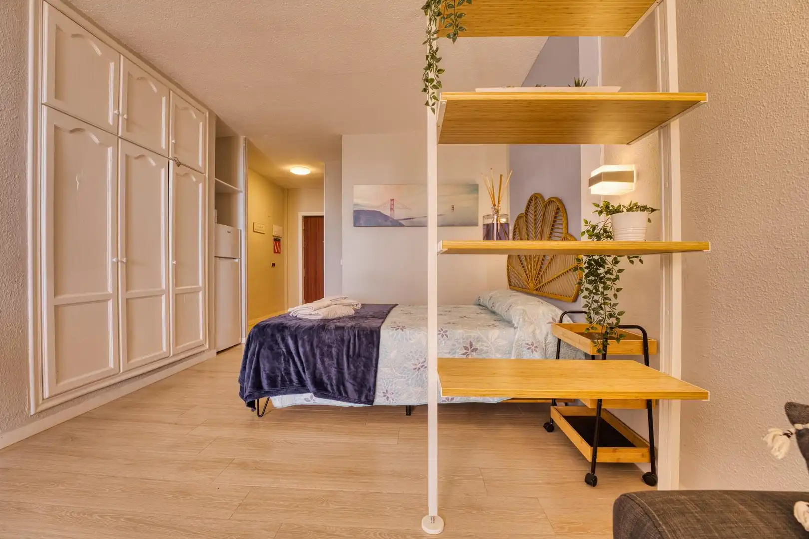 Estudio de alquiler en Calle Países Bajos, San Eugenio Alto