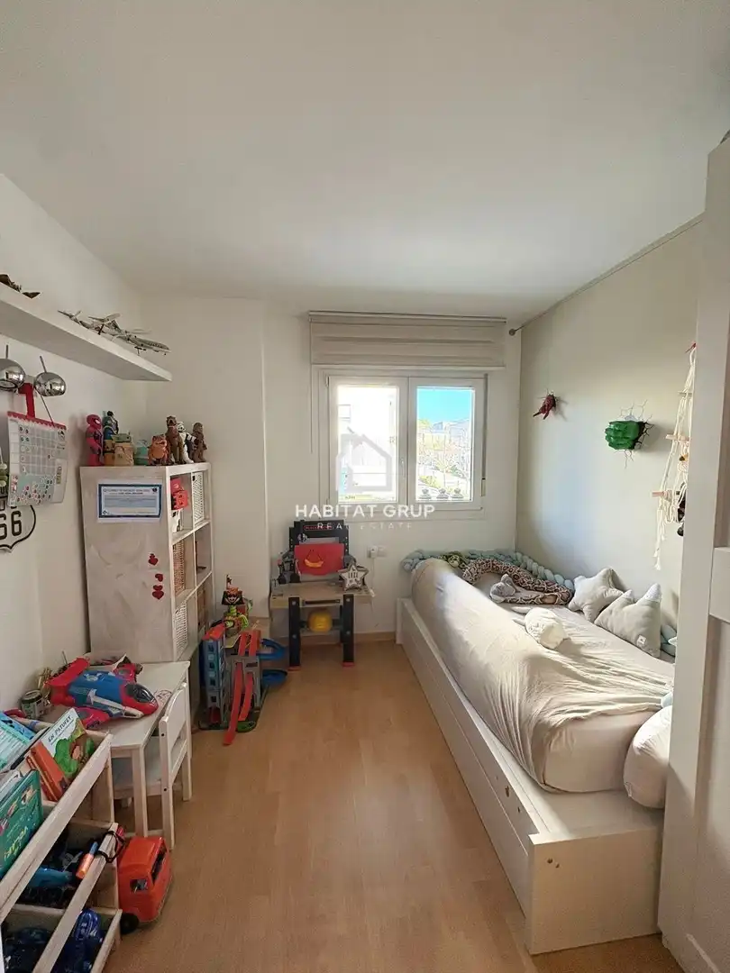Habitación de Piso en venta en Sant Just Desvern con Calefacción, Terraza y Piscina comunitaria