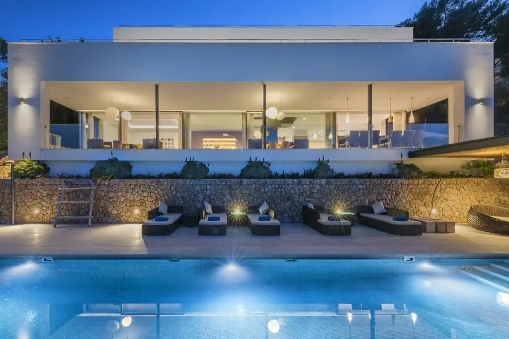 Chalet con piscina en venta en Port de Pollença