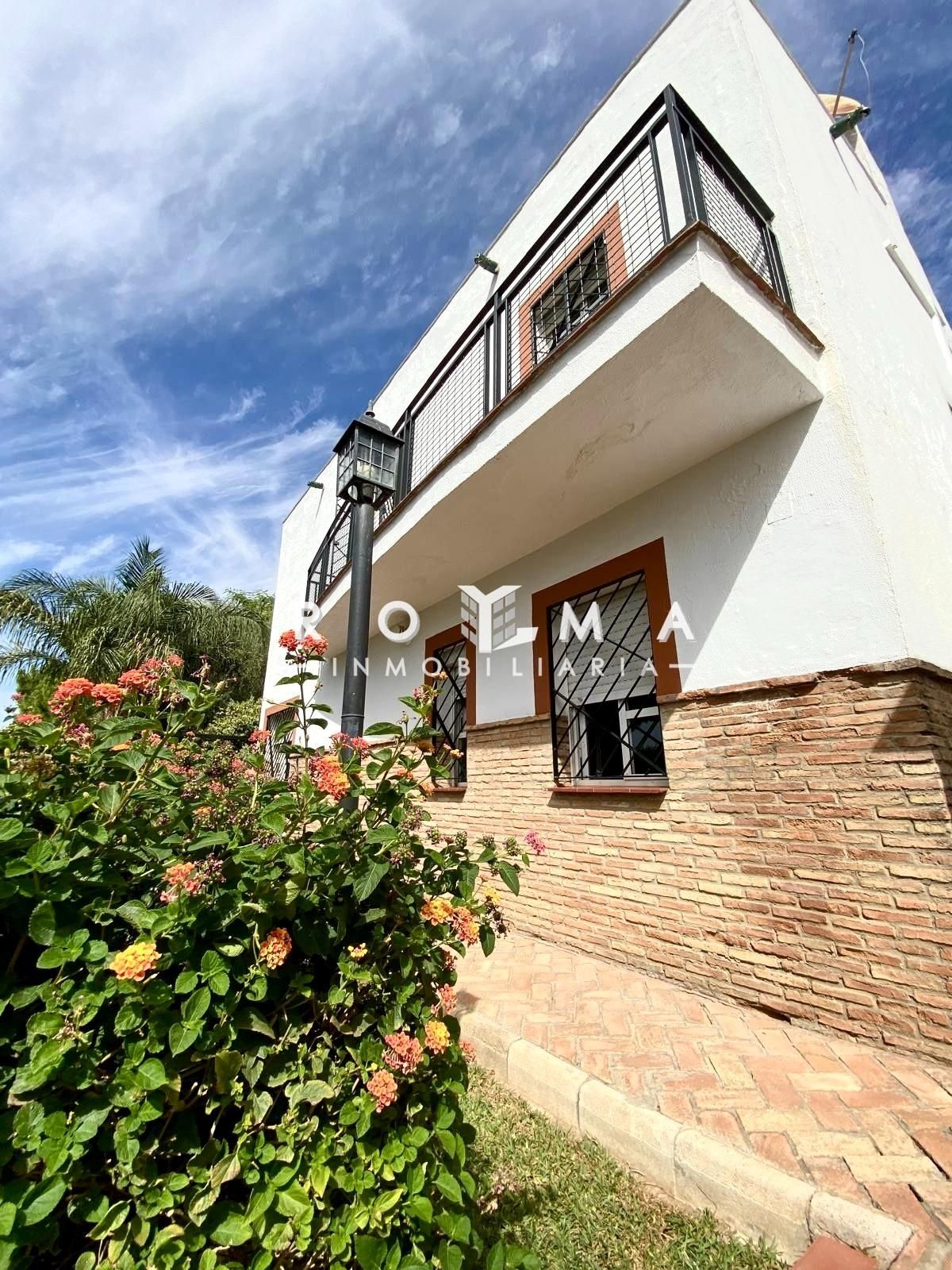 Exterior view of House or chalet for sale in Montequinto  with Air Conditioner, Heating and Terrace
