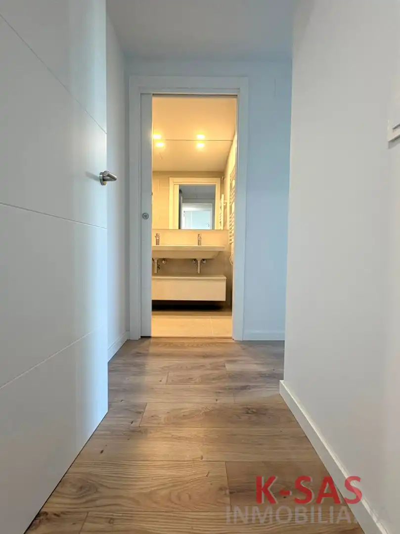 Bathroom of Flat for rent in Montesa