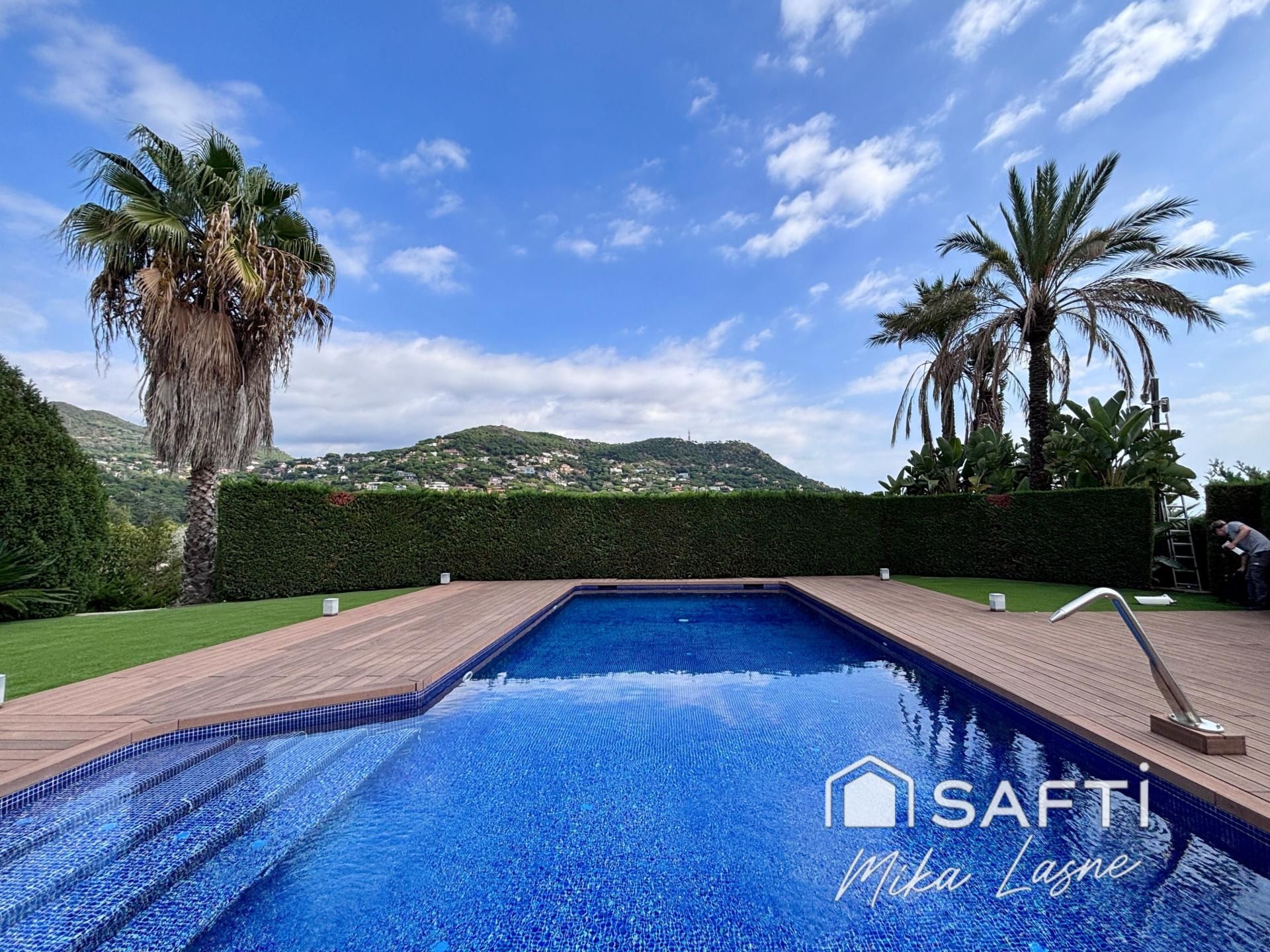 Piscina de Casa o xalet en venda en Cabrils amb Aire condicionat, Calefacció i Terrassa