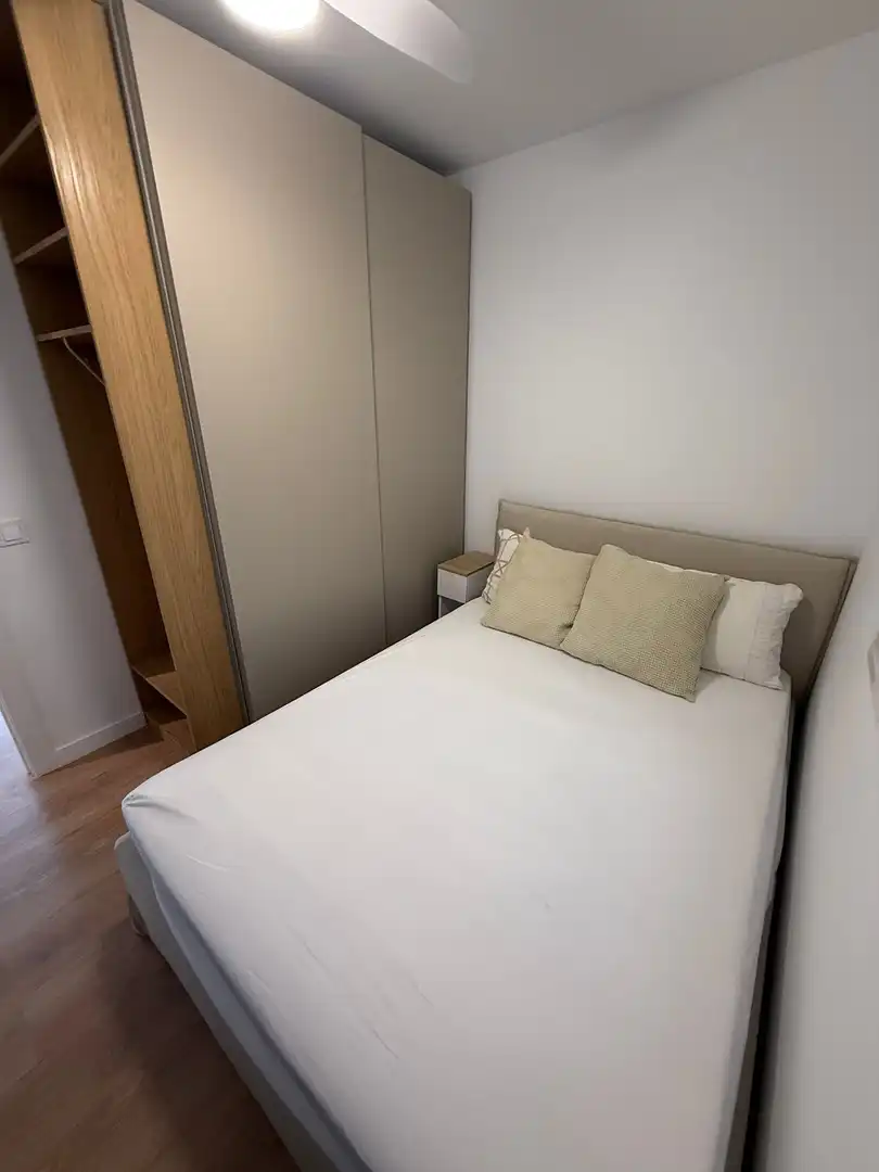 Habitación de Apartamento de alquiler en Marbella con Aire acondicionado, Calefacción y Terraza