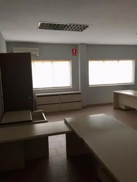 Local comercial de lloguer a Archivero Dimas Pérez, imagen 5