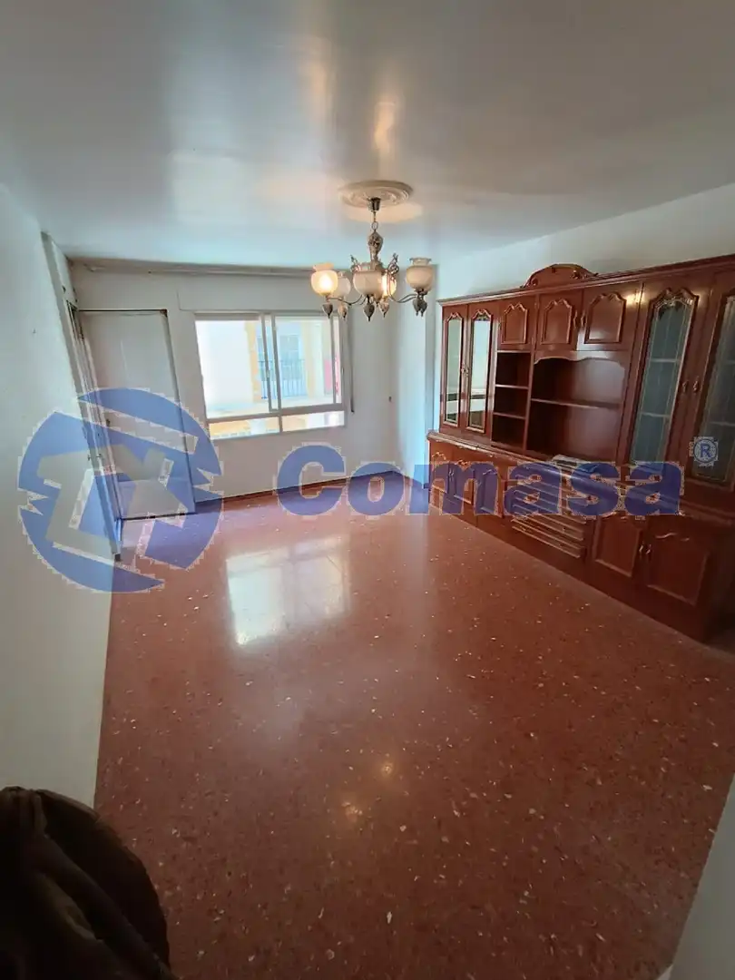 Piso con ascensor en venta en Martos, imagen 2