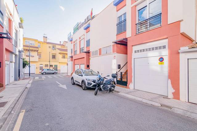 Casa adosada en Venta en Calle MAIMONIDES en San Miguel