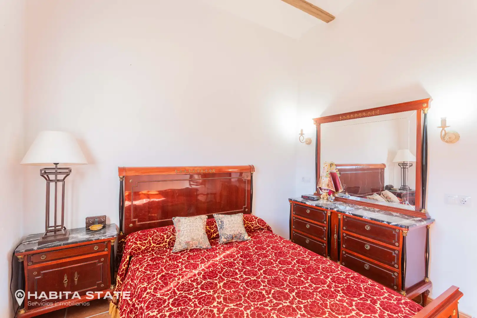 Dormitori de Casa o xalet en venda en Macael amb Jardí privat, Terrassa i Moblat
