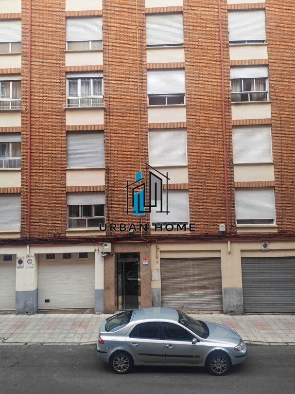 Exterior view of Flat for sale in León Capital   with Heating, Terrace and Storage room