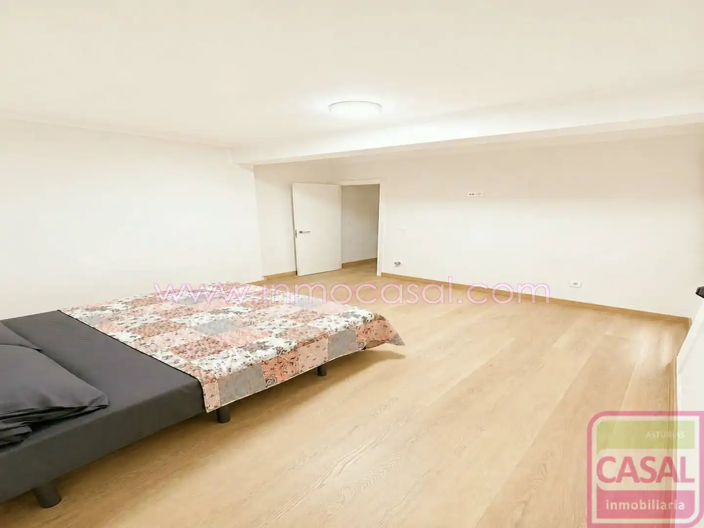 Schlafzimmer von Wohnung zur Miete in Oviedo 