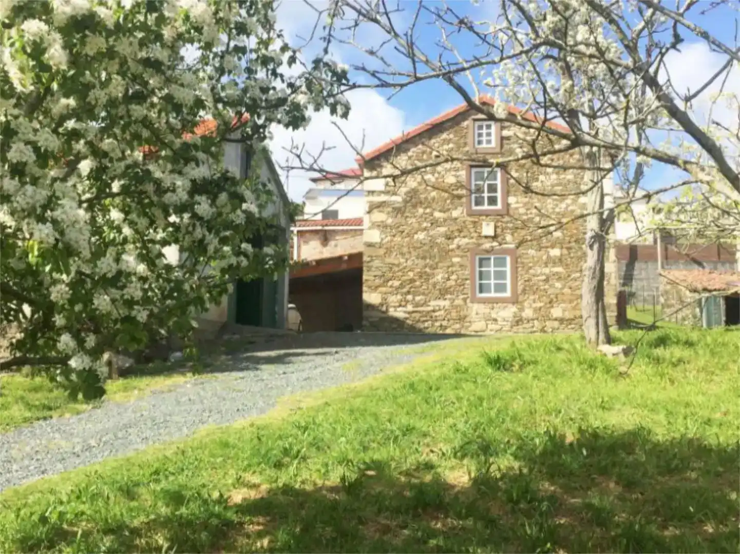 Vista exterior de Pis de lloguer en Narón amb Jardí privat, Parquet i Traster