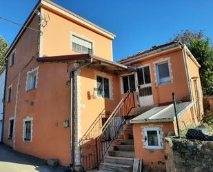 Vista exterior de Casa adosada en venda en San Felices de Buelna amb Moblat