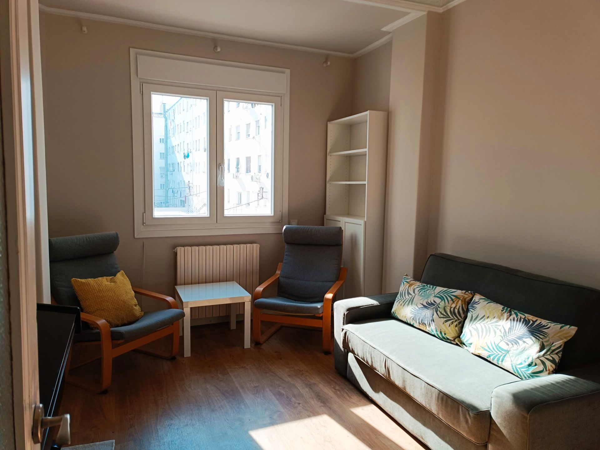 Living room of Flat for rent in  Zaragoza Capital  with Heating, Parquet flooring and Furnished
