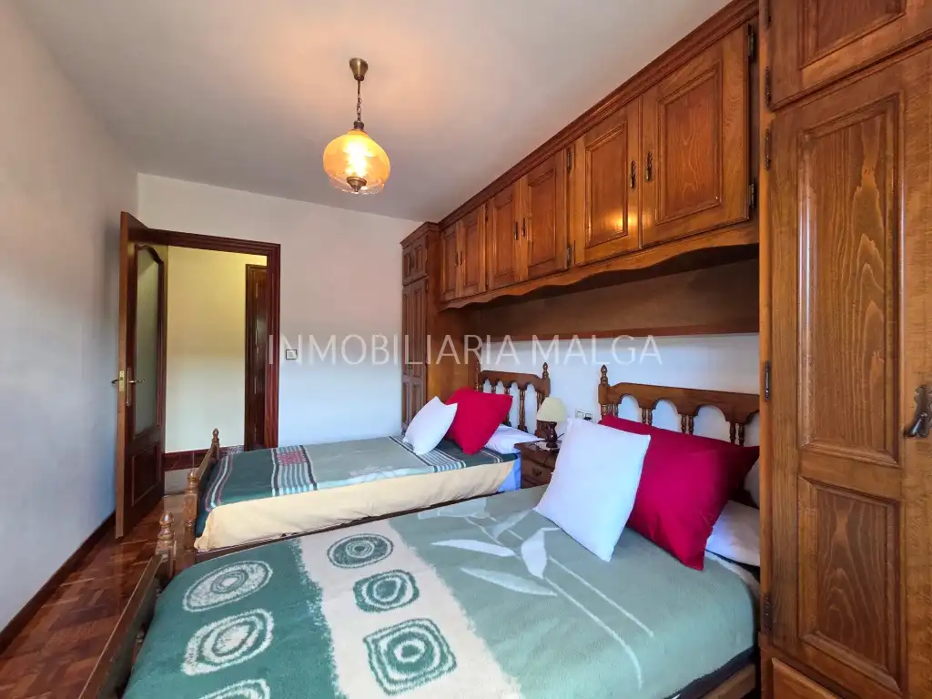 Habitación de Piso en venta en Colunga con Parquet y Amueblado