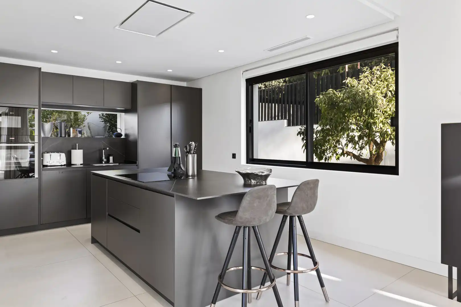 Cocina de Casa o chalet en venta en Marbella con Aire acondicionado, Jardín privado y Terraza