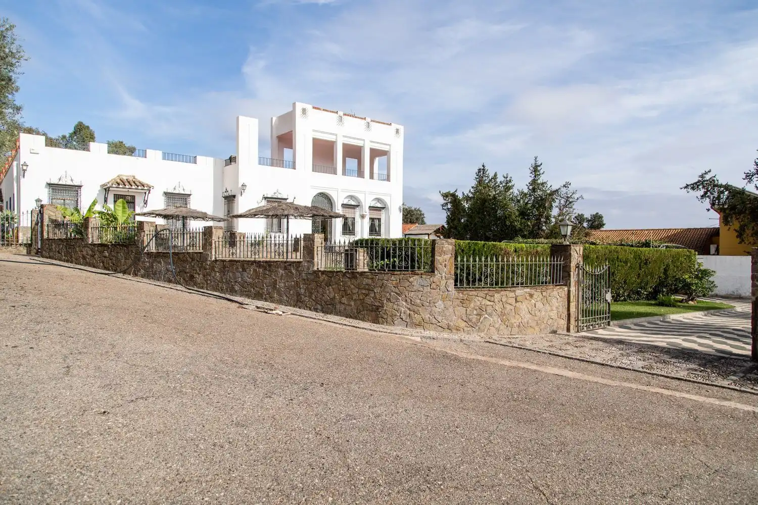 Exterior view of Houses for sale in Córdoba  with Air Conditioner, Private garden and Terrace