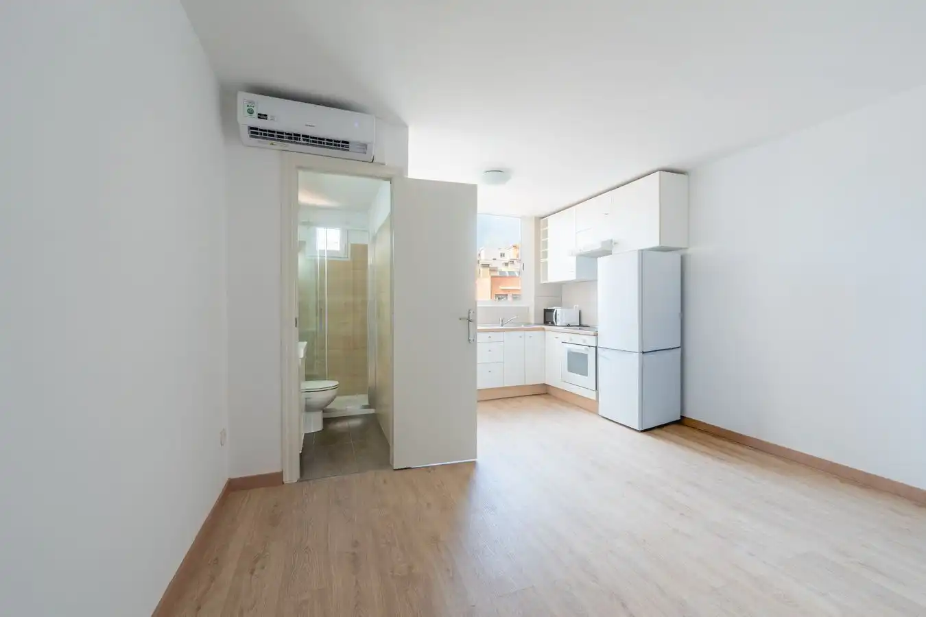 Kitchen of Flat for sale in Barcelona  with Air Conditioner and Heating