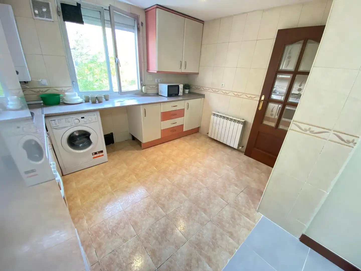Room in Calle Pico de Alba, 2, Palomeras Bajas
