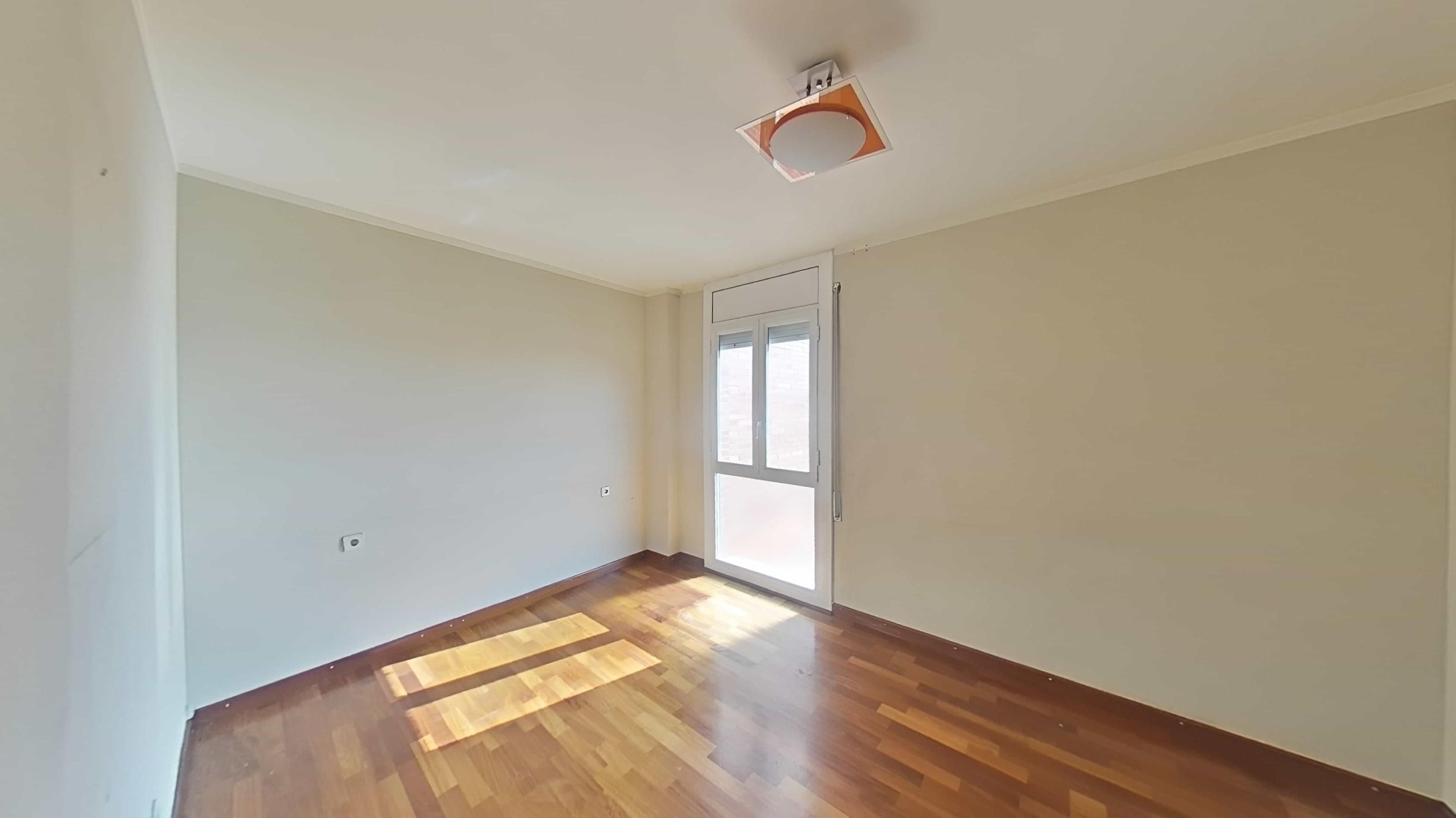 Dormitori de Pis en venda en Sabadell amb Aire condicionat, Calefacció i Parquet