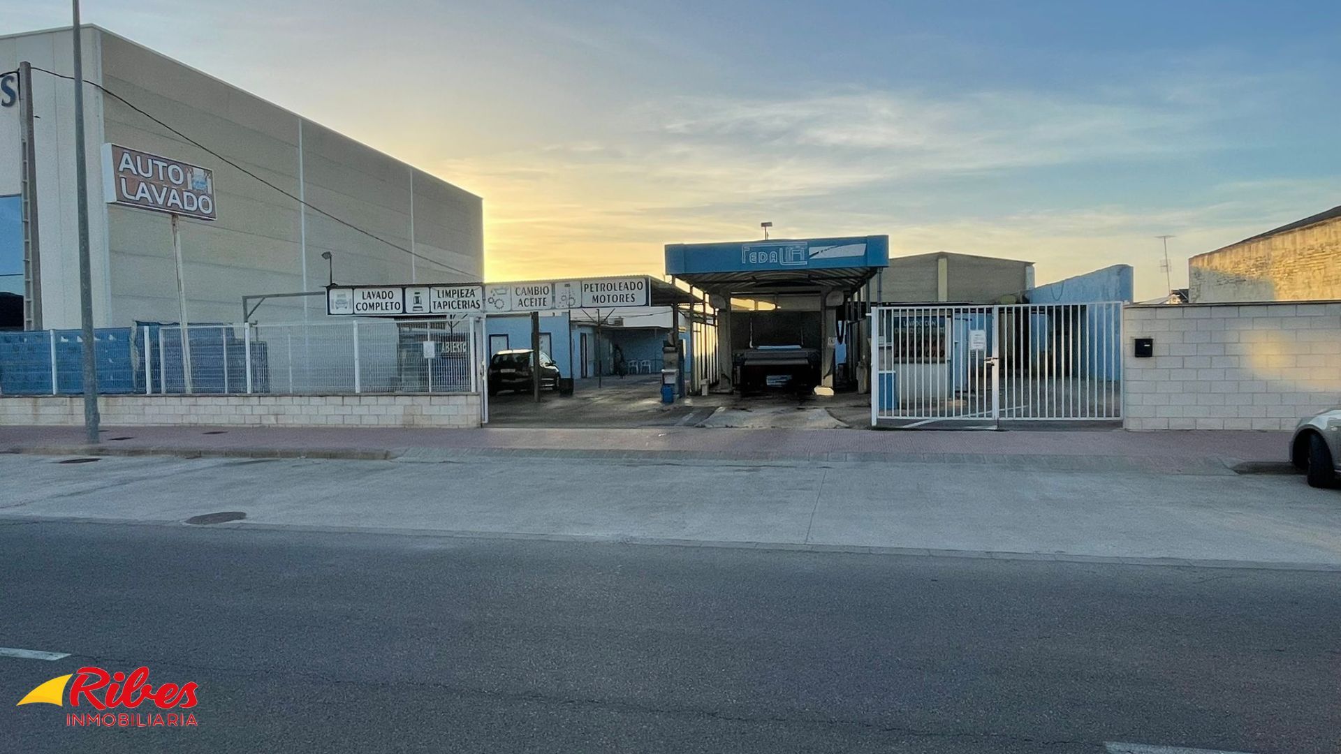 Vista exterior de Nau industrial en venda en Cullera amb Alarma