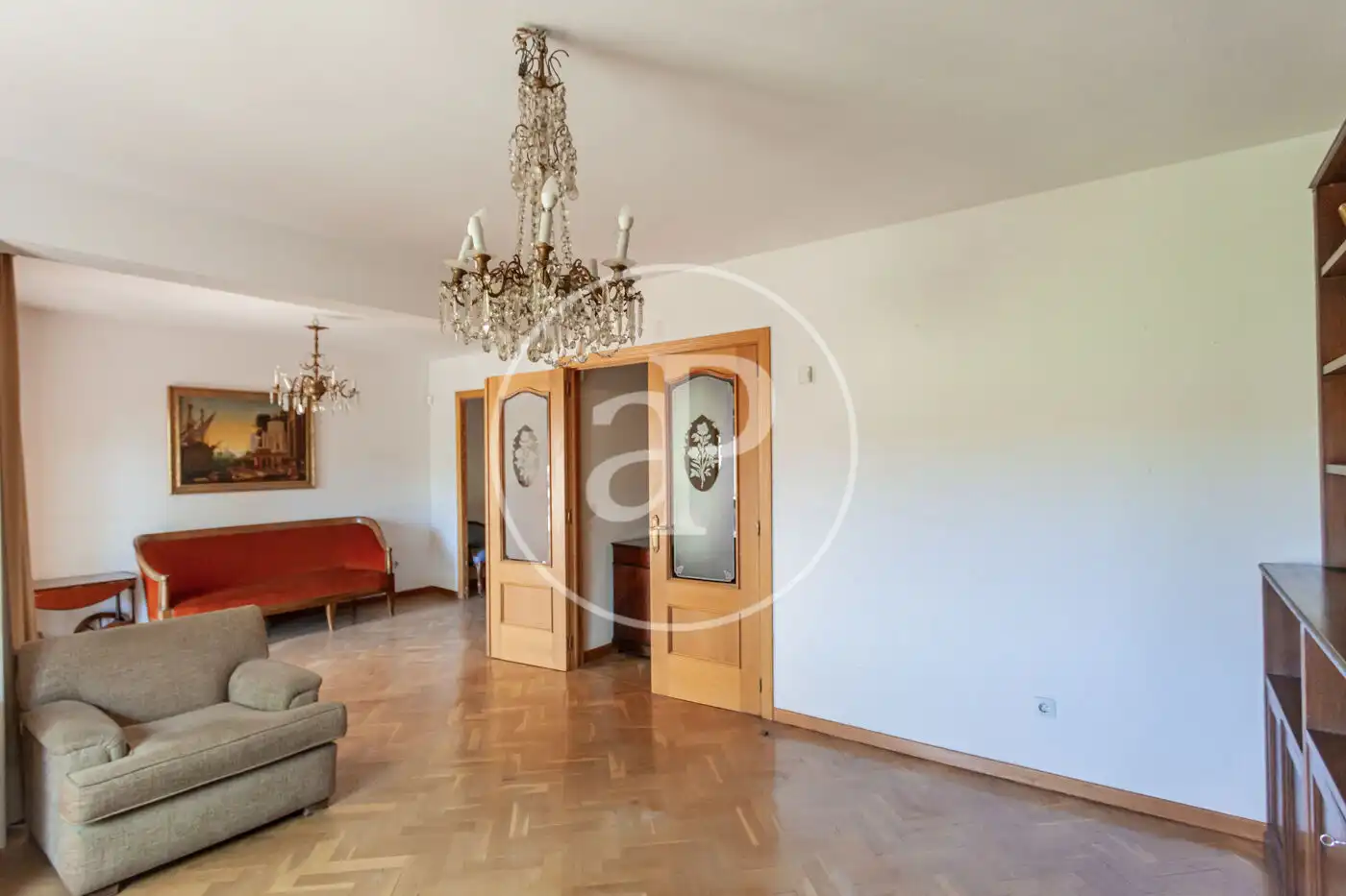 Sala d'estar de Casa adosada en venda en Madrid amb Calefacció, Jardí privat i Piscina