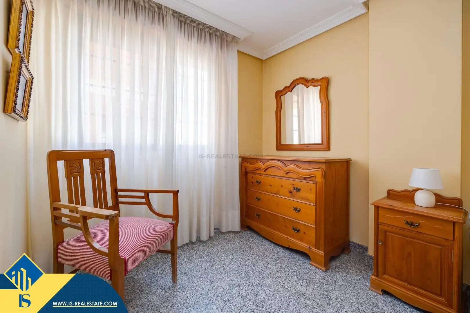 Habitación de Ático de alquiler en Torrevieja con Terraza, Trastero y Amueblado