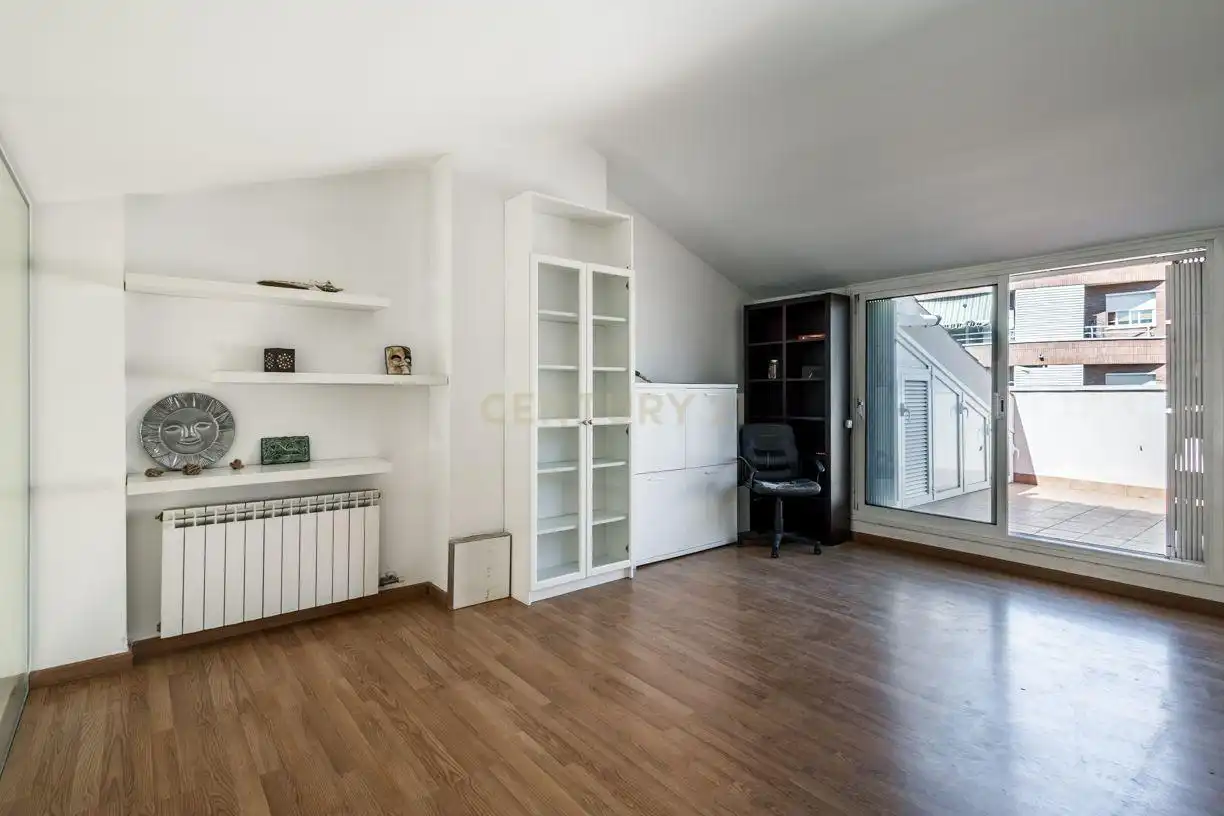 Dormitori de Apartament en venda en Sant Vicenç Dels Horts amb Aire condicionat i Balcó