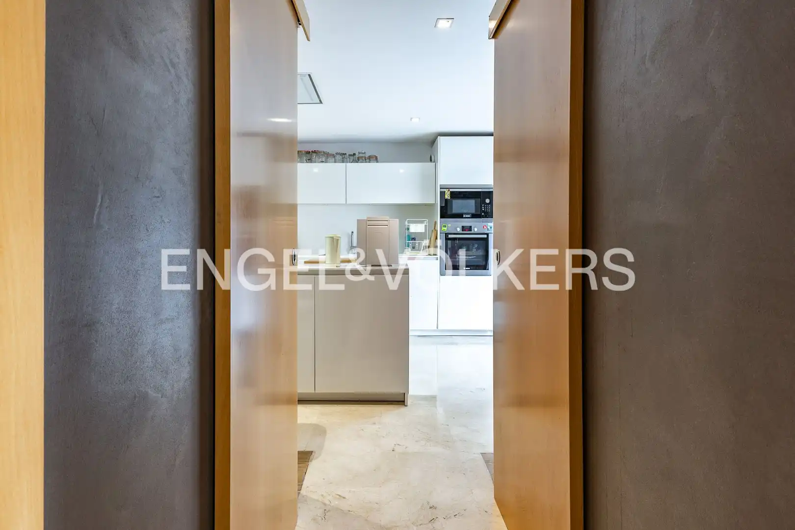 Houses for sale in Barcelona  with Air Conditioner, Heating and Private garden