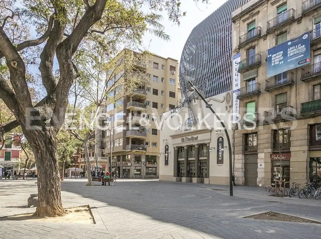 Exterior view of Flat for sale in Barcelona  with Air Conditioner, Heating and Furnished