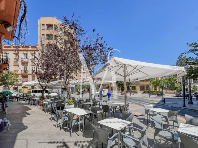 Local comercial en Alquiler en Russafa