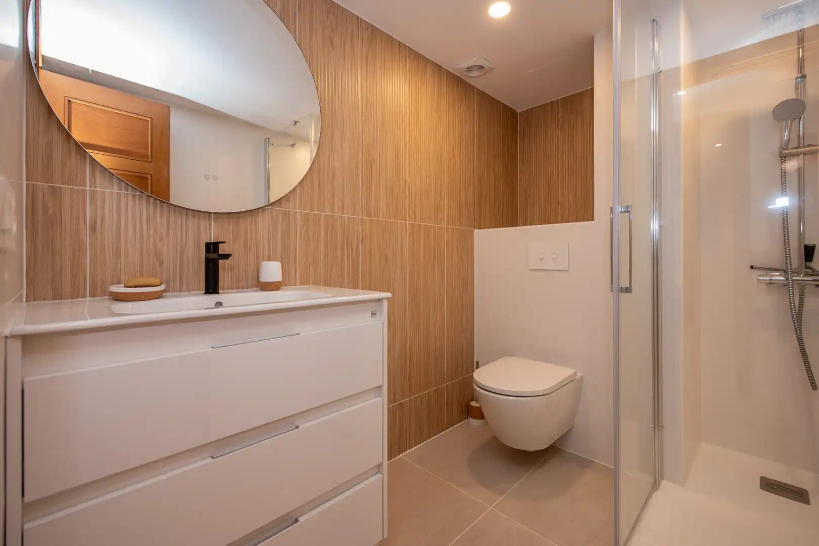 Baño de Piso de alquiler en Sant Feliu de Guíxols con Aire acondicionado, Calefacción y Parquet