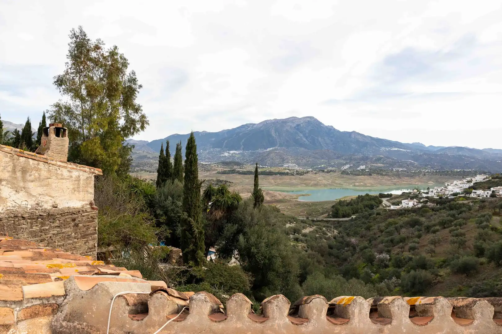 Vista exterior de Edificio en venta en Viñuela