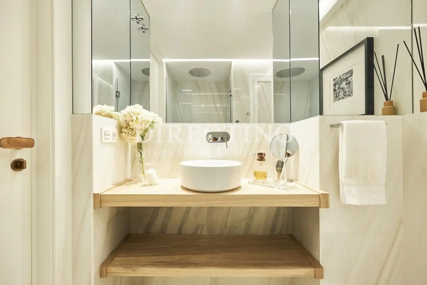 Badezimmer von Wohnung zum Verkauf in Madrid mit Klimaanlage und Heizung