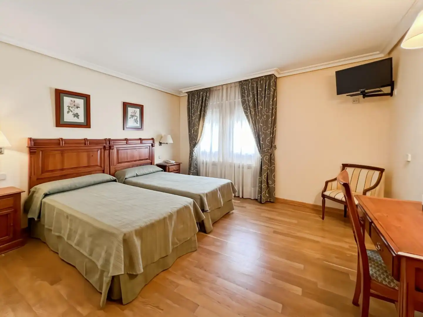 Bedroom of Country homes for sale in Buitrago del Lozoya  with Air Conditioner and Alarm